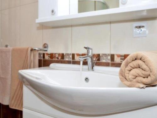 Bright Ka tela Apartment with Balcony and Private Parking - Two Bedroom Apartment