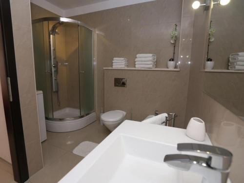 Okrug Gornji Luxurious Escape Villa with Pool - Five Bedroom Villa with Pool
