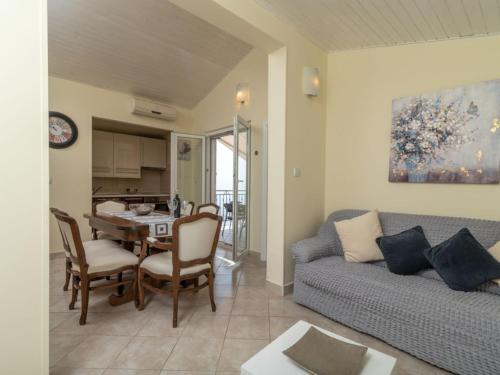 Apartment Villa Daniela - Three Bedroom Apartment with Terrace