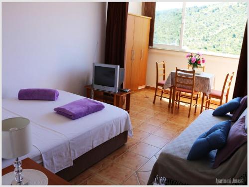 Apartments Juras - Studio Apartment with Sea View Mia