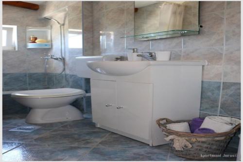 Apartments Juras - Two Bedroom Apartment with Sea View David