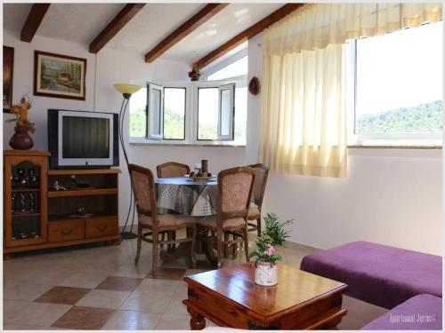 Apartments Juras - Two Bedroom Apartment with Sea View David