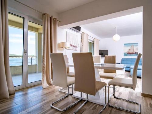 Sea View Apartment 2