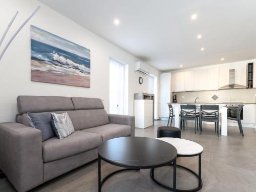 Apartment Baricevic - Two Bedroom Apartment with Balcony