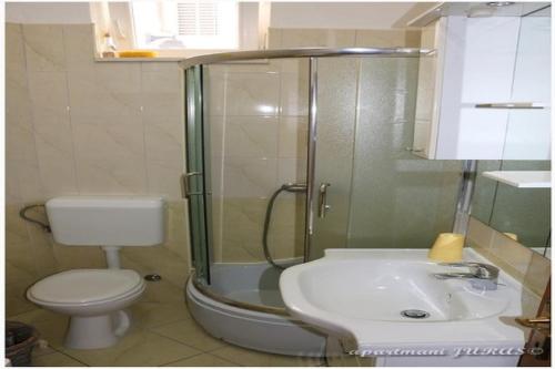 Apartments Juras - Two Bedroom Apartment with Terrace and sea view Antonio