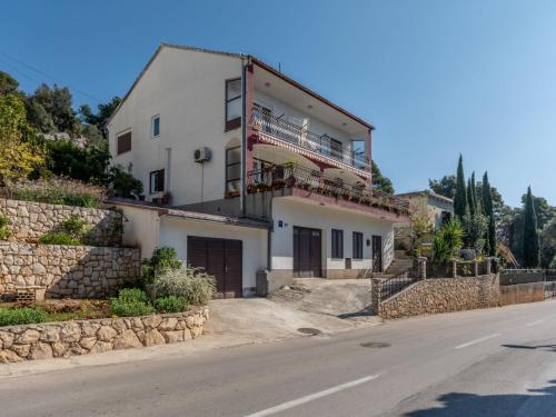 Charming Trogir Apartments with Balcony - One Bedroom Apartment
