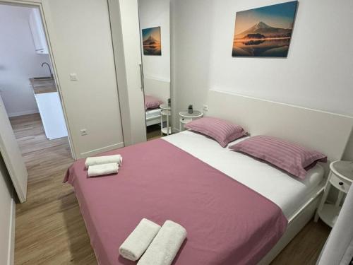 Apartment & Rooms Papa - Two Bedroom Apartment with Balcony and Partial Sea View
