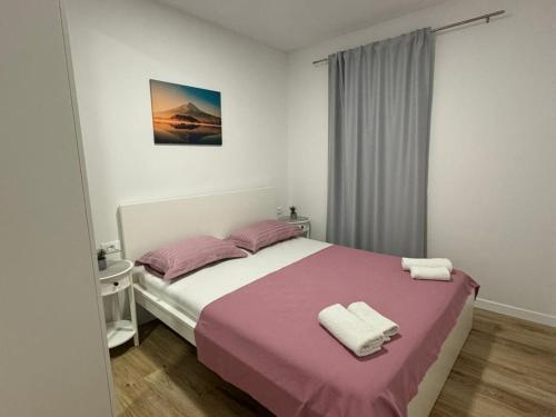 Apartment & Rooms Papa - Two Bedroom Apartment with Balcony and Partial Sea View