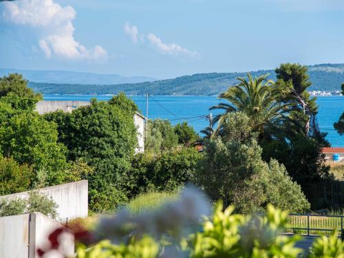 Comfortable Kastel Stafilic Apartment with Balcony - Two Bedroom Apartment with Balcony and Sea View