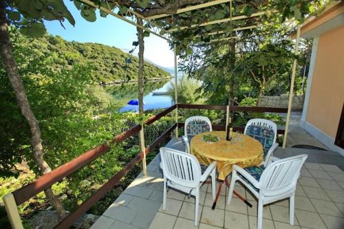 Apartments Villa Cebalo Kor ula - Standard One Bedroom Apartment with Terrace and Sea View EMA