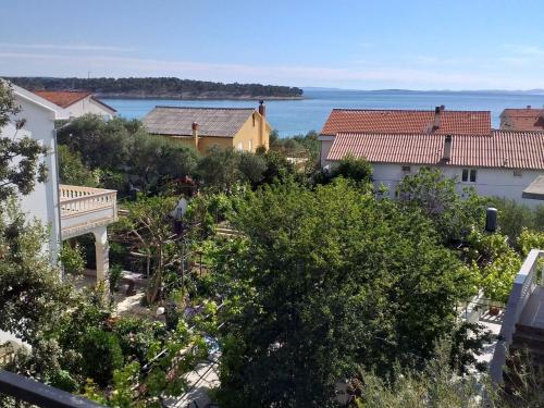 Apartments Lavanda & More - Three Bedroom Apartment with Shared Terrace