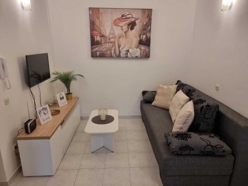 One Bedroom Apartment with Balcony and Sea View