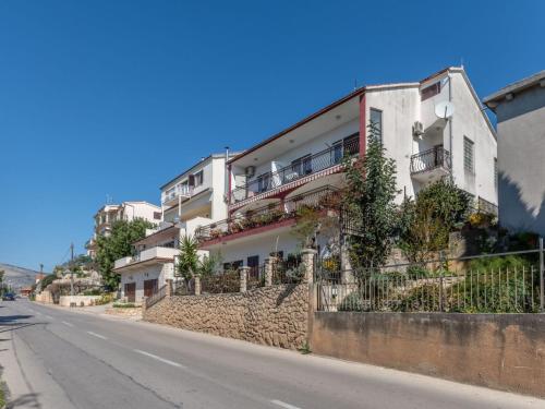 Charming Trogir Apartments with Balcony - Comfort One Bedroom Apartment