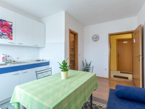 Charming Trogir Apartments with Balcony - Comfort One Bedroom Apartment