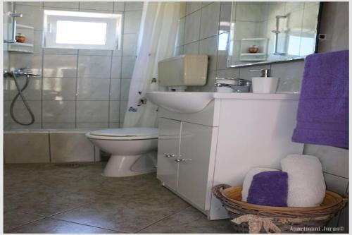 Apartments Juras - Studio Apartment with Loggia Ana