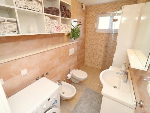 Apartments Villa Cebalo Kor ula - Comfort One Bedroom Apartment with Terrace and Sea View MARA