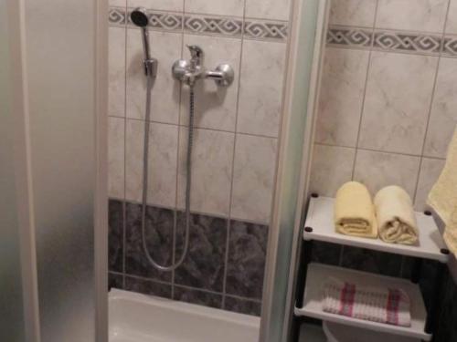 Apartments Trogrli - Comfort One-Bedroom Apartment with Balcony and Sea View