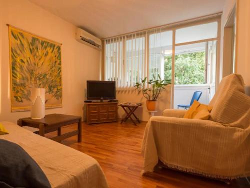 Friendly Well Located Family Apartment - Two bedroom apartment