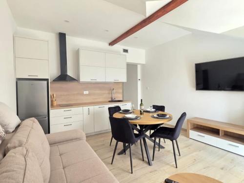 Penthouse Apartment Dijana - One Bedroom Apartment with Terrace