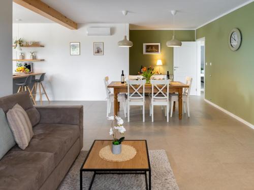 Holiday Home Milevoj - Three Bedroom Holiday Home