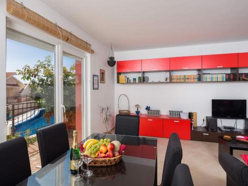 Elegant Hideaway Apartment with Pool - Two Bedroom Apartment with Pool