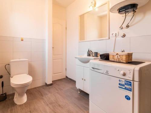 Holiday Home Sunny Side Six Bedroom Holiday Home