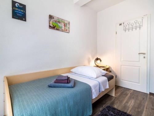 Holiday Home Sunny Side Six Bedroom Holiday Home