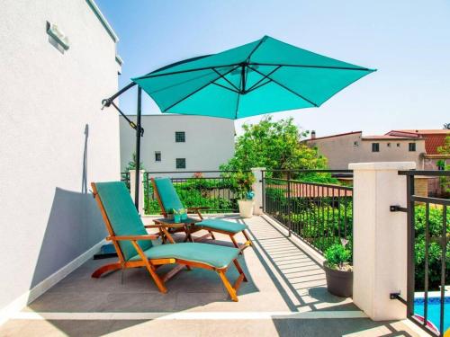Holiday Home Sunny Side Six Bedroom Holiday Home