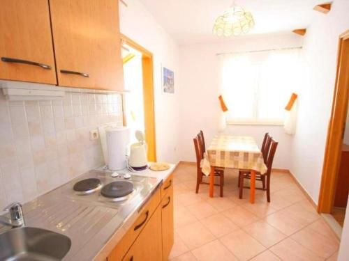 Two Bedroom Apartment With Sea View 11