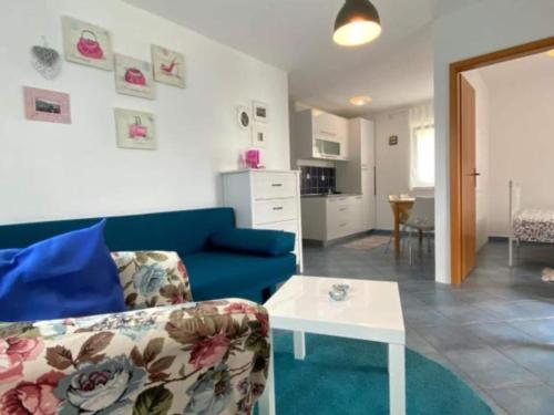 Apartments Lara Rab - One Bedroom Apartment with Balcony