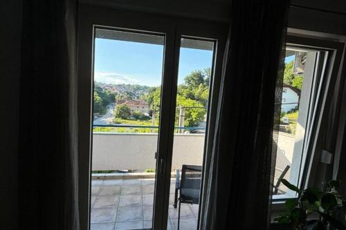Modern & Charming - Free Private Parking - One Bedroom Apartment