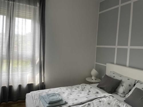 Modern & Charming - Free Private Parking - One Bedroom Apartment