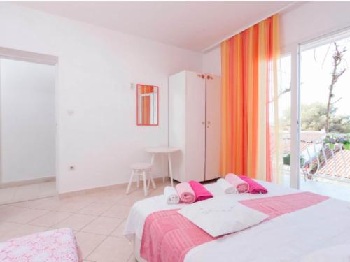 Apartments Lili Two Bedroom Apartment Sea View 3
