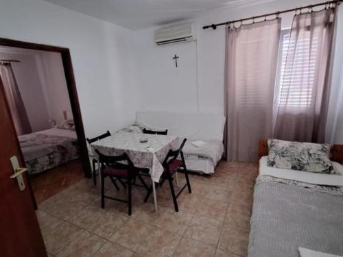 Apartments Villa esto - One Bedroom Apartment with Balcony 2
