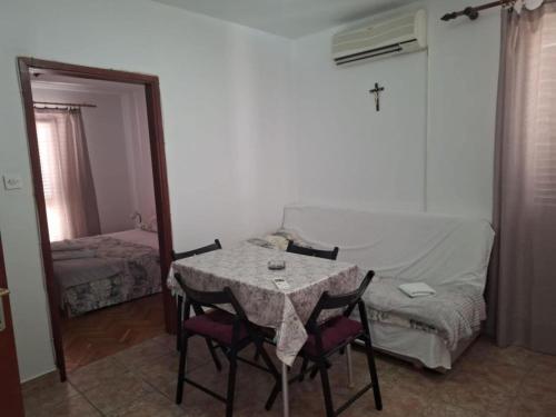 Apartments Villa esto - One Bedroom Apartment with Balcony 2