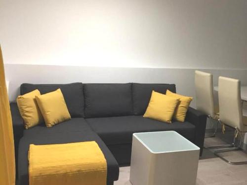 Modern and Cozy Apartment with Terrace in Kastel Kambelovac - Two Bedroom Apartment