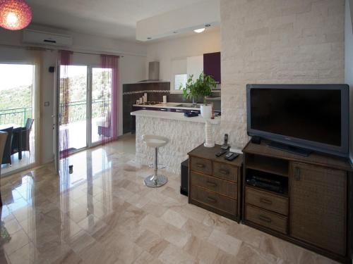 Wonderful Visinisce Apartments with Terrace and Sea Views - Standard Two Bedroom Apartment