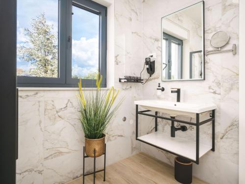 Vannituba majutusasutuses Two Bedroom Villa with Terrace and Swimping pool