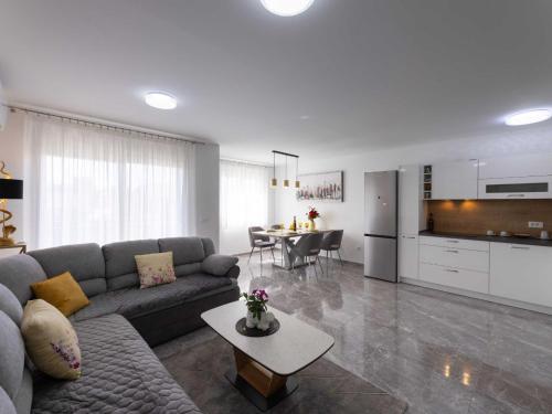 Kastel Stari Sunny Downtown Apartment with Terrace - One Bedroom Apartment with Terrace