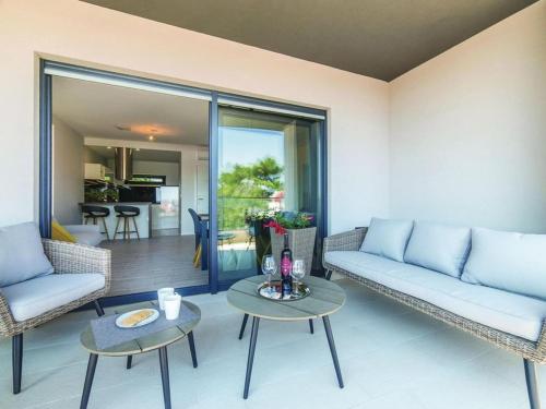 Modern Kastel Villa with Private Pool, Gym, and Large Outdoor Space - Eight Bedroom Villa