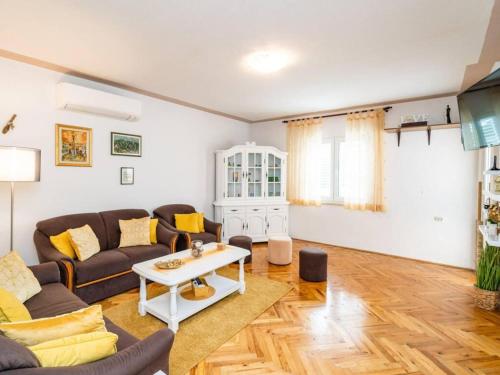 Χώρος καθιστικού στο Apartment with 3 rooms and jacuzzi