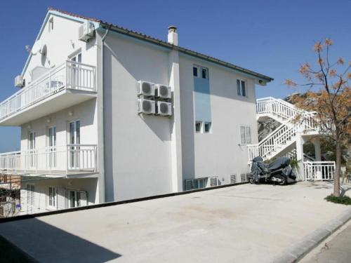 Apartments Trogrli - Studio with Balcony and Sea View