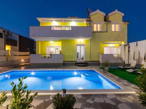 Villa Ava - Five Bedroom Villa with Swimming pool