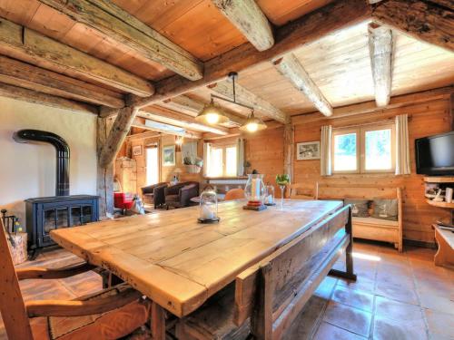 Chalet savoyard, 4 chambres, sauna et jacuzzi à St-Gervais - FR-1-663-42