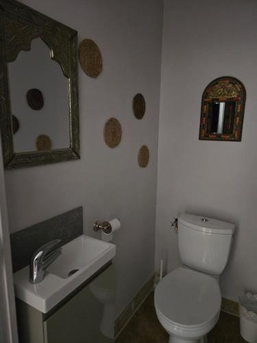 Ένα μπάνιο στο hammam et jacuzzi en Provence