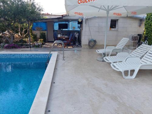 Kastel Stafilic Comfortable Apartments - Three Bedroom Apartment with Terrace