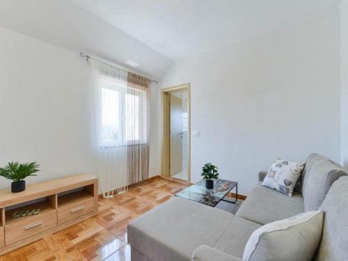 Three Bedroom apartment with Terrace and Swimming pool