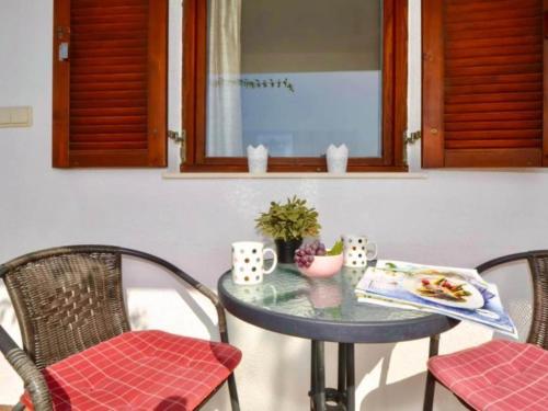 Apartments Nina - Two Bedroom Apartment with Balcony A1