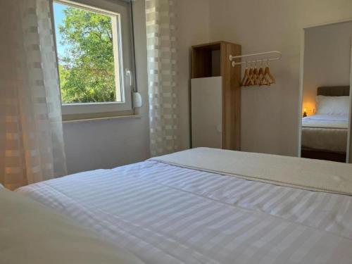 Apartments Fortuna - Studio Apartment with Balcony