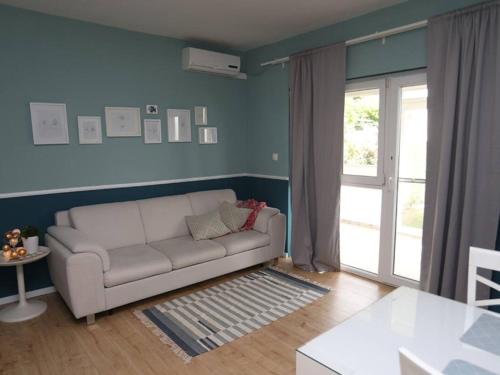 Garden Oasis - Ka tel Luk i - One Bedroom Apartment with Balcony